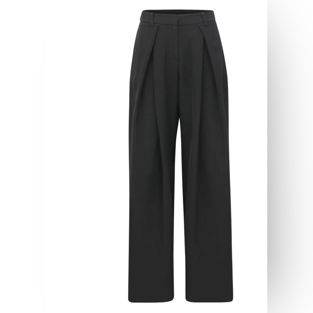 NWT- NOLI, Black trousers, size 4, fits like a Xs